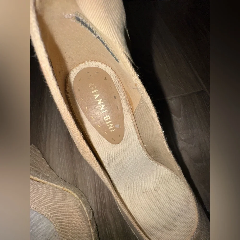 GIANNI BINI LACE UP TAN ROUND TOE ESPADRILLE WEDGES SIZE 9.5